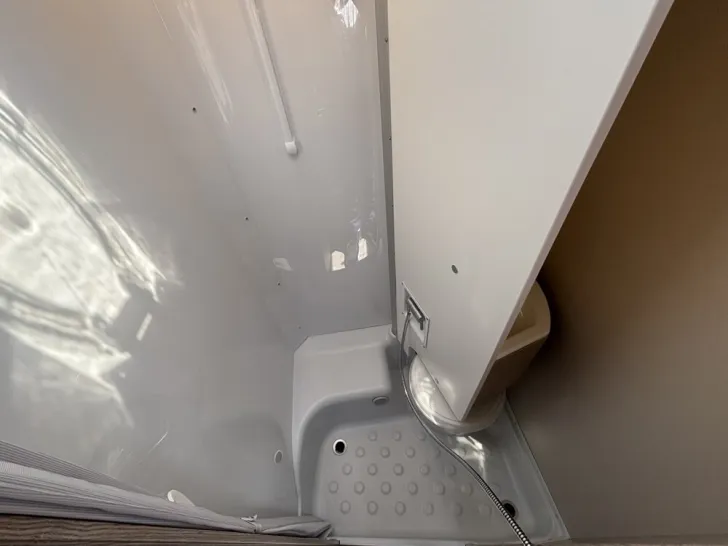 Fahrzeugbild Bürstner Lineo T 690 G #11