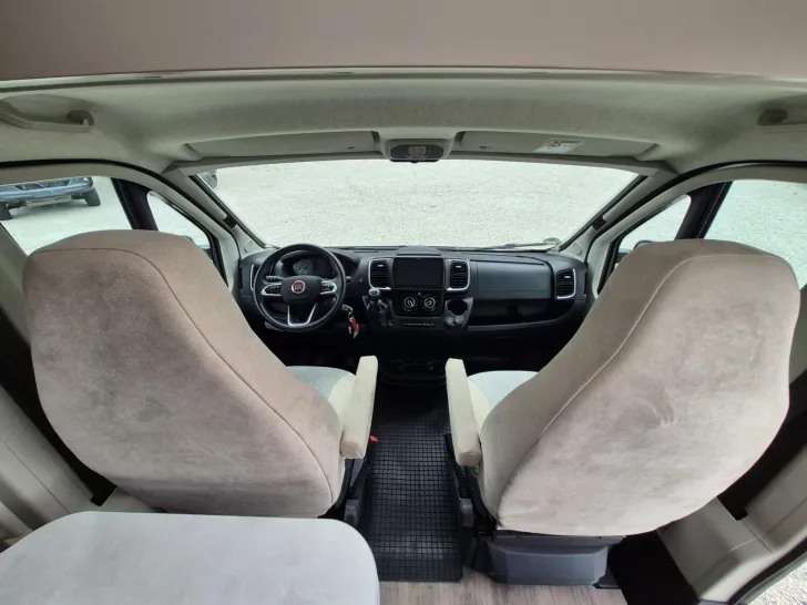 Fahrzeugbild Carado pro CV 540 Combi 4,Radio-Rückfahrkamera,AHK #16