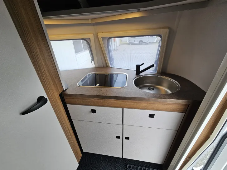 Fahrzeugbild Hymer Eriba Touring 320 Mover,Biketr.1100 KG #14