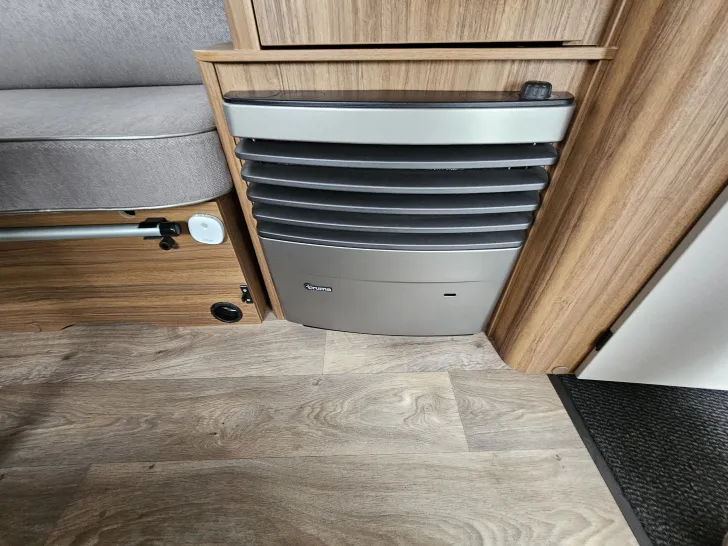 Fahrzeugbild Hymer Eriba Touring 320 Mover,Biketr.1100 KG #19