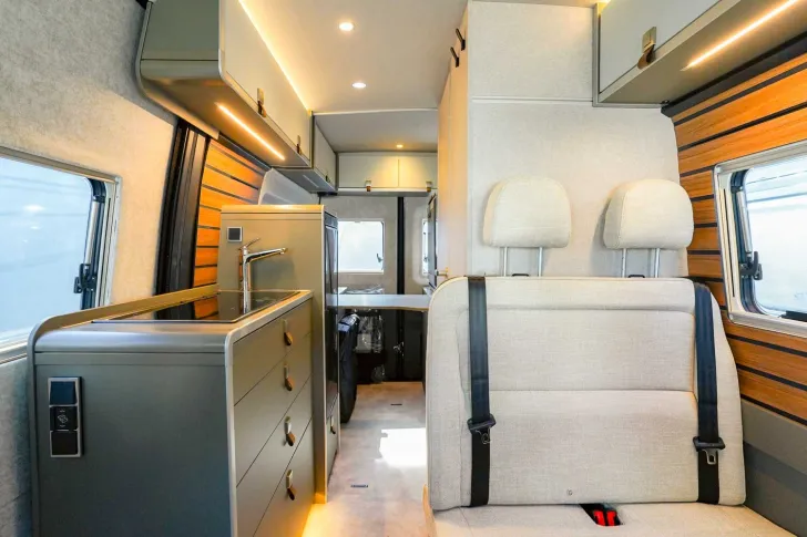 Fahrzeugbild Hymer Grand Canyon S CrossOver 600 VORTEIL: 16.350 EUR #8