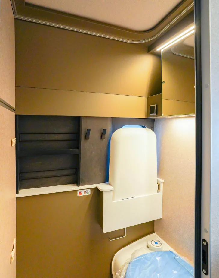 Fahrzeugbild Hymer Grand Canyon S CrossOver 600 VORTEIL: 16.350 EUR #12