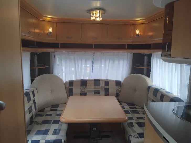 Fahrzeugbild Hobby De Luxe 460 UFe gut gepflegt #4
