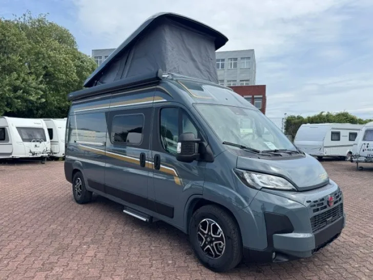 Fahrzeugbild Bürstner B66 600 C Mit Aufstelldach #1