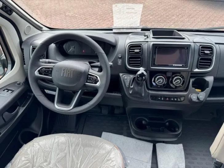 Fahrzeugbild Bürstner B66 600 C Mit Aufstelldach #8