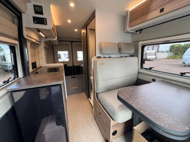 Fahrzeugbild Bürstner B66 600 C Mit Aufstelldach #9