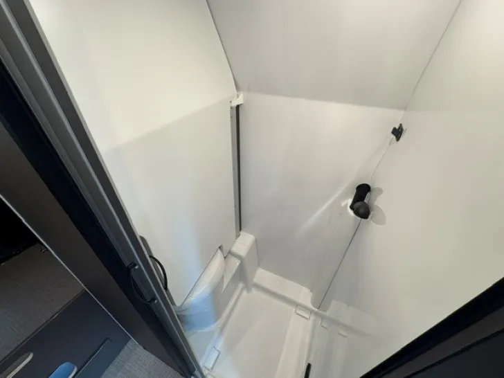 Fahrzeugbild Bürstner B66 600 C Mit Aufstelldach #12