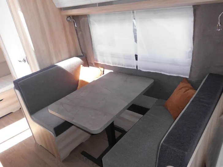 Fahrzeugbild Hobby De Luxe 490 KMF #9