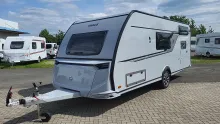 Heckgarage Knaus Südwind 580 QS Black Selection 3 Etagenbett mit Garagentür
