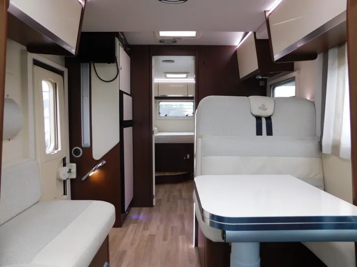 Fahrzeugbild Ahorn Camp Alaska TD Automatik, Hubbett, Luftfeder, TV+SAT #11
