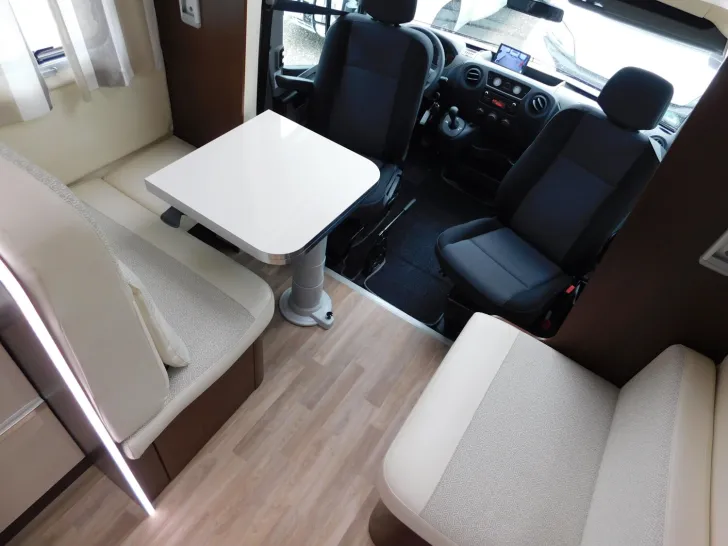 Fahrzeugbild Ahorn Camp Alaska TD Automatik, Hubbett, Luftfeder, TV+SAT #14