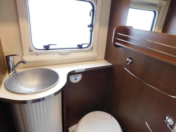 Fahrzeugbild Ahorn Camp Alaska TD Automatik, Hubbett, Luftfeder, TV+SAT #26