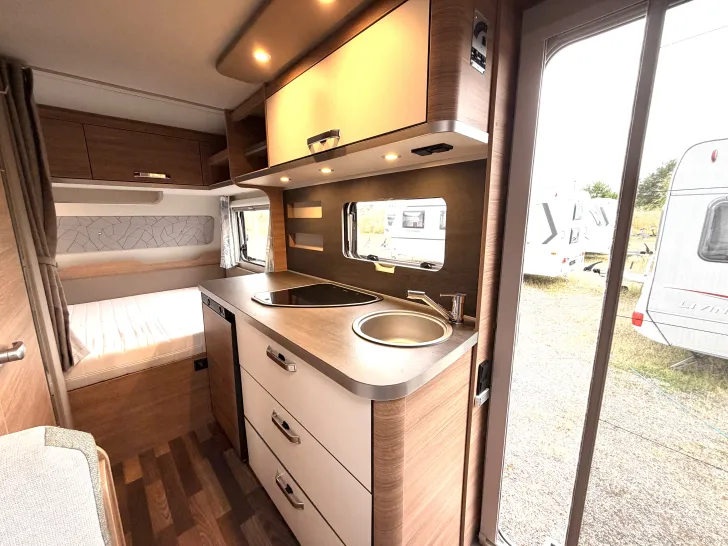 Fahrzeugbild Weinsberg CaraOne 420 QD Markise Fußbodenerwärmung #8