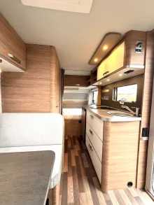 Fahrzeugbild Weinsberg CaraOne 420 QD Markise Fußbodenerwärmung #9
