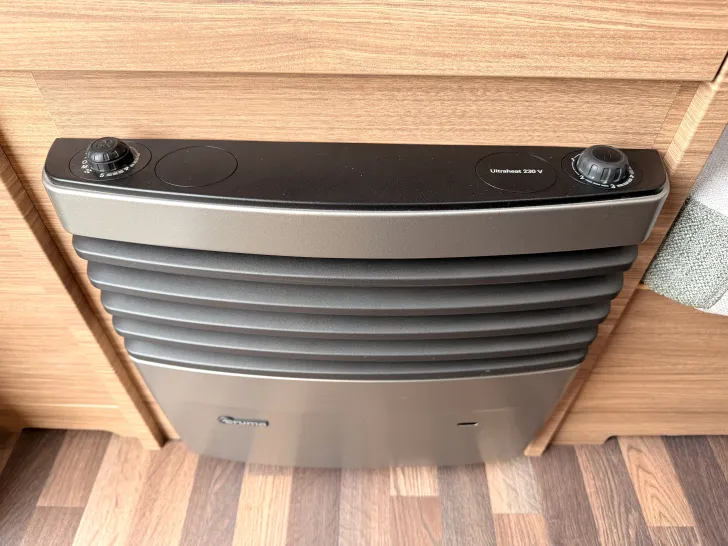 Fahrzeugbild Weinsberg CaraOne 420 QD Markise Fußbodenerwärmung #20