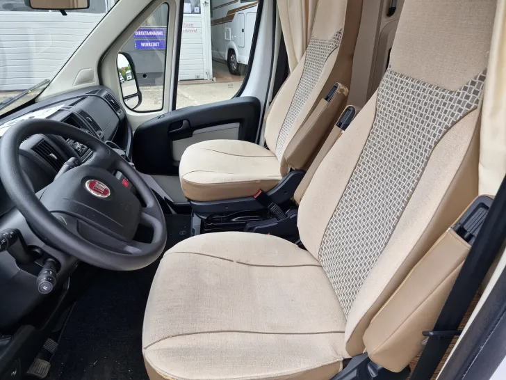 Fahrzeugbild Carado T 337 *Fahrradträger absenkbar* #9
