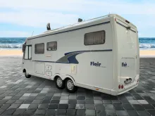 Fahrzeugbild Niesmann + Bischoff Flair 7100 ITA/Festbett+Hubbett/Garage/Klima/Mar #3