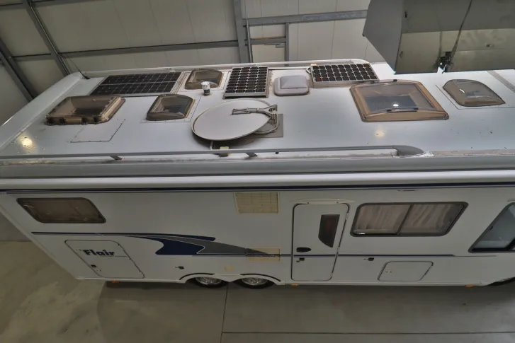Fahrzeugbild Niesmann + Bischoff Flair 7100 ITA/Festbett+Hubbett/Garage/Klima/Mar #5