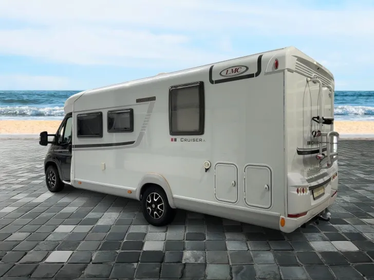 Fahrzeugbild LMC Cruiser T 722 Blackline/1.Hand/Queensbett/Klima #3