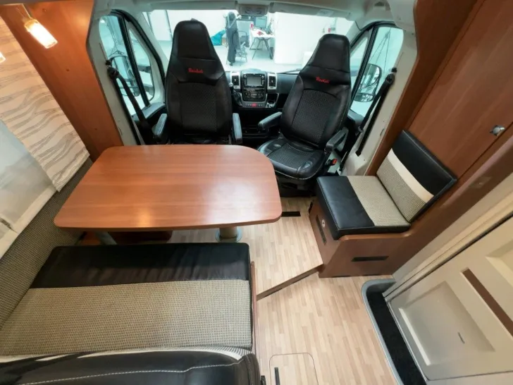 Fahrzeugbild LMC Cruiser T 722 Blackline/1.Hand/Queensbett/Klima #7