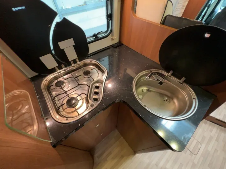 Fahrzeugbild LMC Cruiser T 722 Blackline/1.Hand/Queensbett/Klima #13