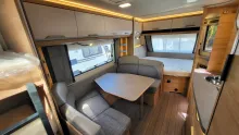 Weitere Sitzgruppe Knaus Südwind 580 QS Black Selection 3 Etagenbett mit Garagentür