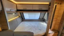 Betten Knaus Südwind 580 QS Black Selection 3 Etagenbett mit Garagentür