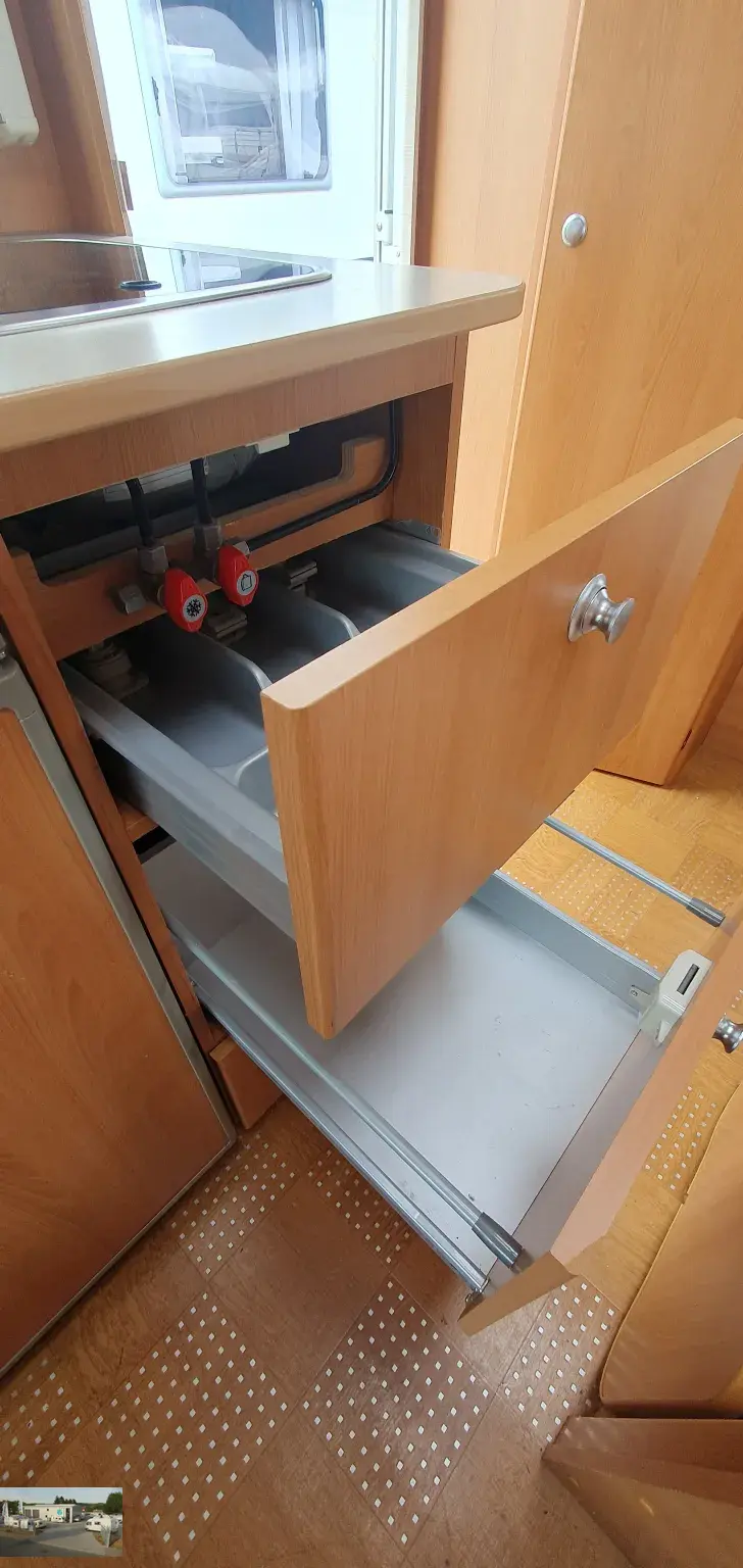 Fahrzeugbild Caravelair Emeraude 390 Nr. 67 - autom. Mover, Doppelb #13