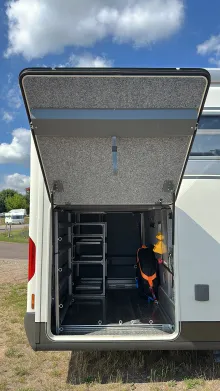Heckgarage Carthago chic s-plus I 52 QB hochwertige Ausstattung