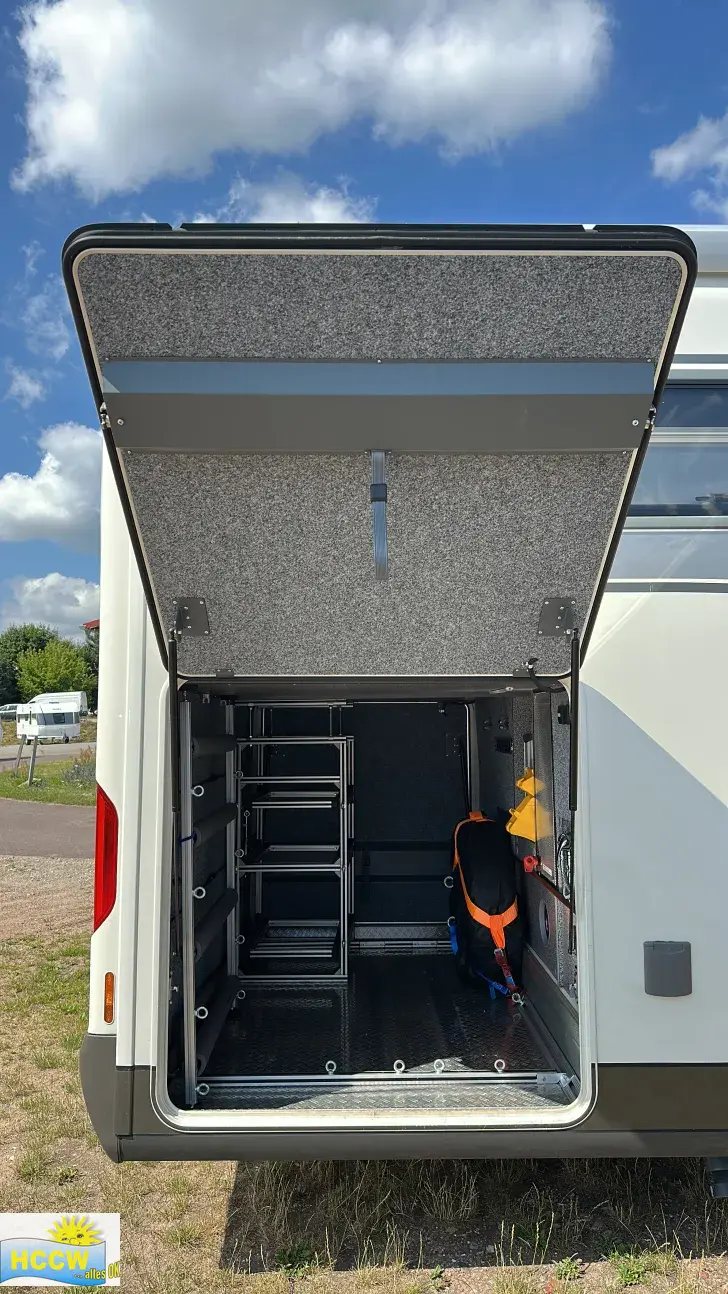 Heckgarage Carthago chic s-plus I 52 QB hochwertige Ausstattung