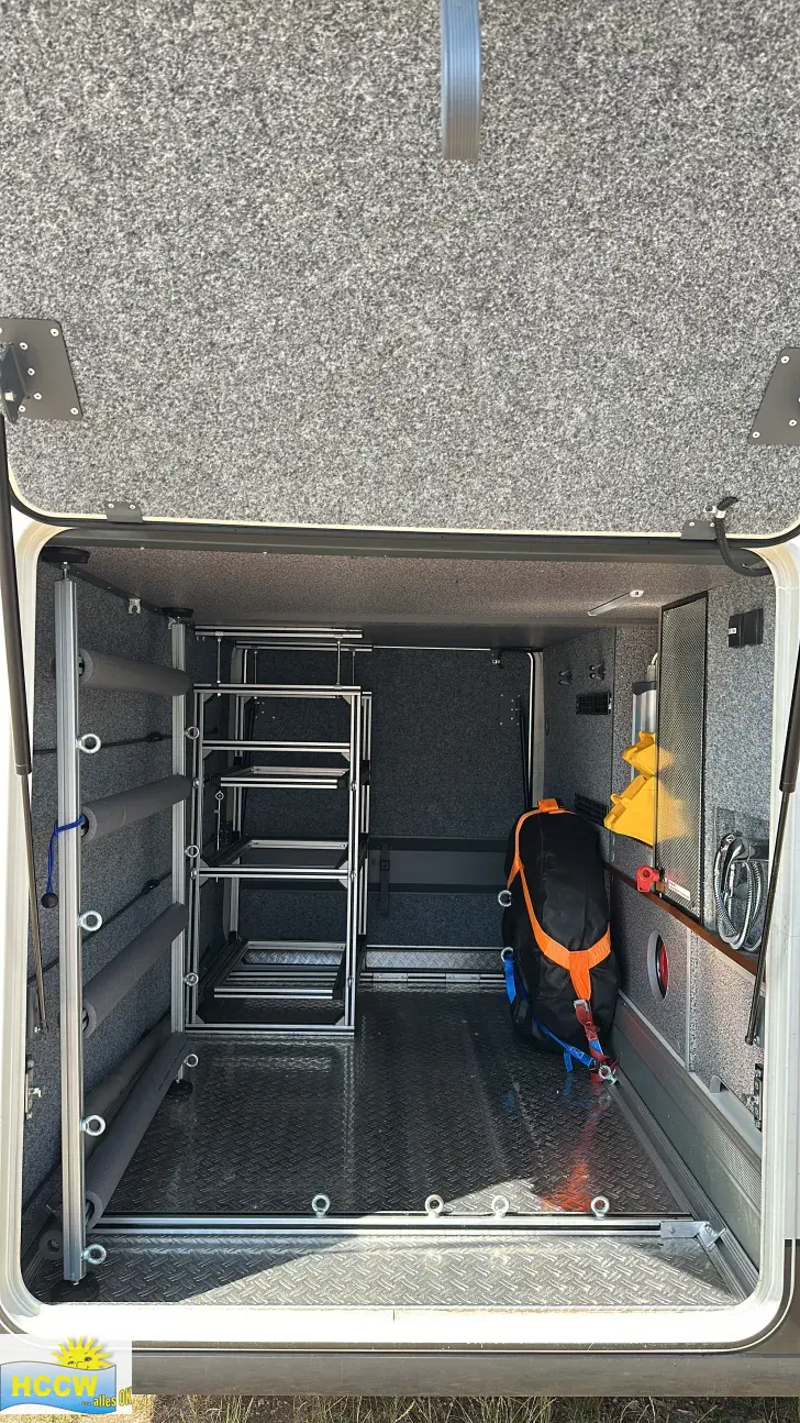 Heckgarage Carthago chic s-plus I 52 QB hochwertige Ausstattung