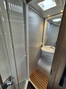 Fahrzeugbild Carado V347 *Bettenumbau Heck/Sitzgr.*Automatik* #24