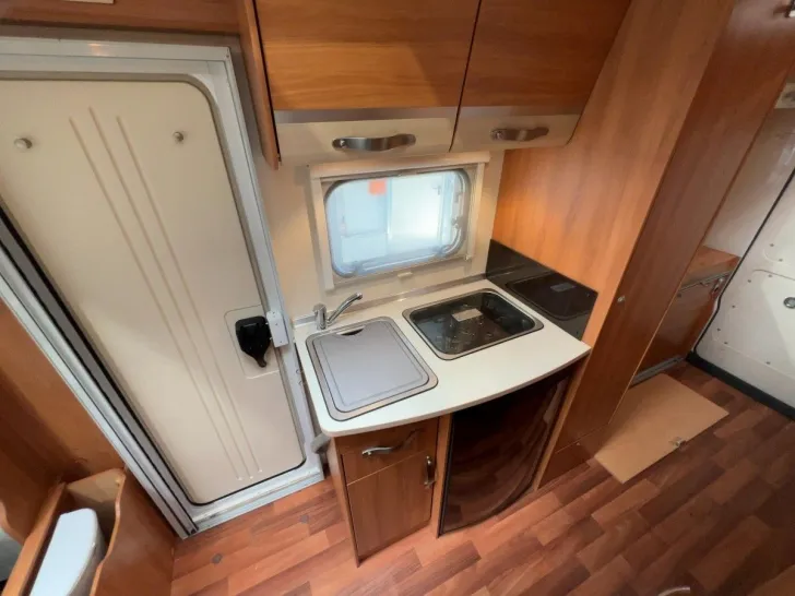 Fahrzeugbild Hymer Compact 404/Festbett/Klima/Markise/Euro5/AHK #12