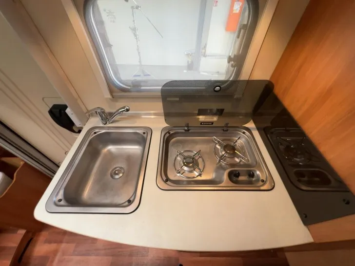 Fahrzeugbild Hymer Compact 404/Festbett/Klima/Markise/Euro5/AHK #13