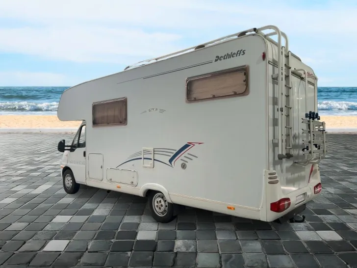 Fahrzeugbild Dethleffs A 6771 / Festbett / Garage / DPF-Grün #3