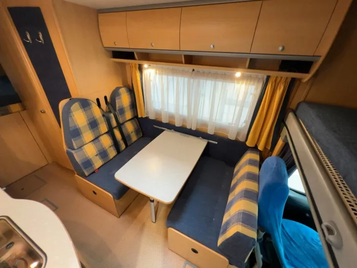 Fahrzeugbild Dethleffs A 6771 / Festbett / Garage / DPF-Grün #8
