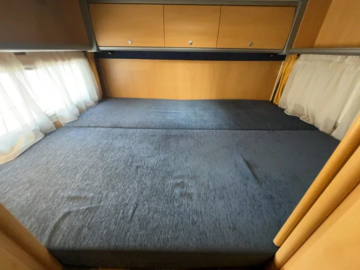 Fahrzeugbild Dethleffs A 6771 / Festbett / Garage / DPF-Grün #12