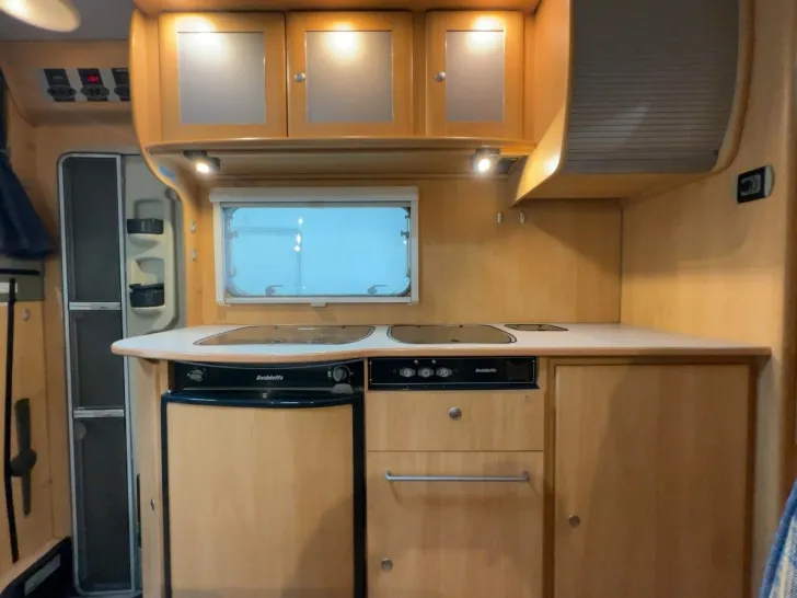 Fahrzeugbild Dethleffs A 6771 / Festbett / Garage / DPF-Grün #14
