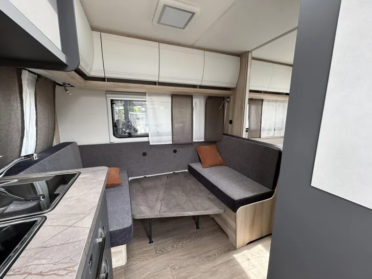 Fahrzeugbild Hobby De Luxe 400 SFe #8