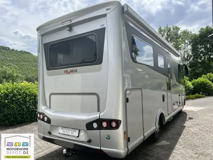 Fahrzeugbild Frankia M-Line I 7400 PLUS 5,5 to Luftf Hubst 4 Sitzpl #4