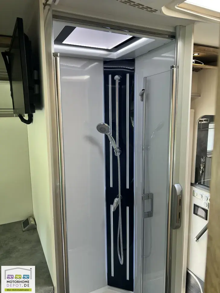 Fahrzeugbild Frankia M-Line I 7400 PLUS 5,5 to Luftf Hubst 4 Sitzpl #10