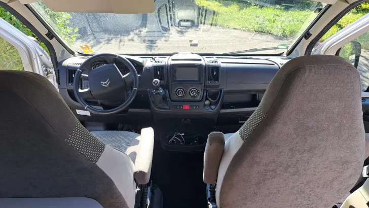Fahrzeugbild Pössl D-Line 2WIN R Plus Sehr gut gepflegt, Solar, Mark #5