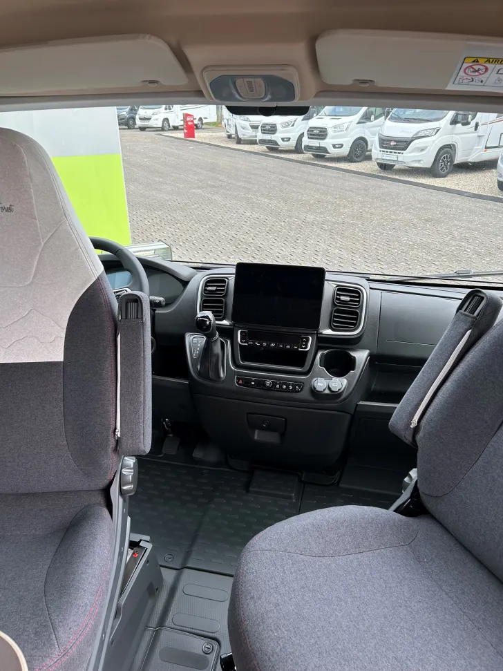 Fahrzeugbild Bürstner Campeo C 600 Black Forest #6