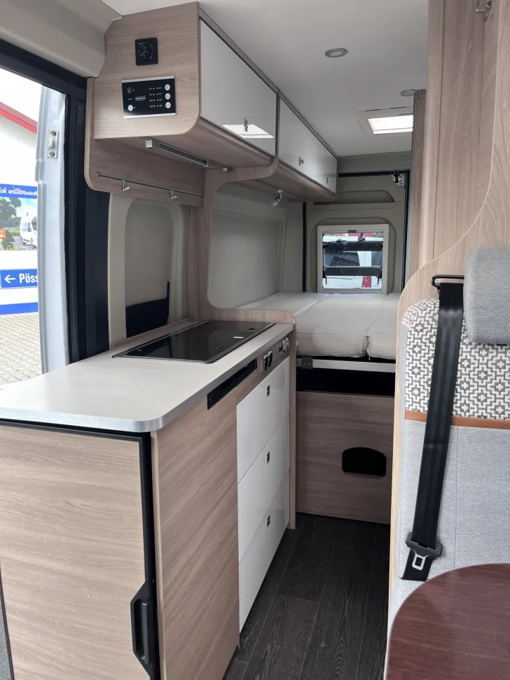 Fahrzeugbild Laika Kosmo 6.4, wie Pössl Roadcruiser B, Markise #13
