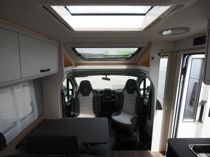 Fahrzeugbild Sunlight T 58 Adventure Edition, Remis, Markise, Radtr. #12