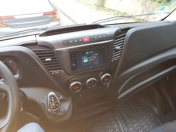 Fahrzeugbild Iveco Daily VAN #9
