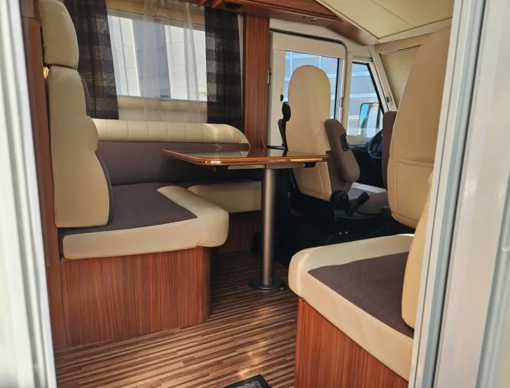Grundriss Nacht Adria Sonic Axess I 700 SL TOP Zustand
