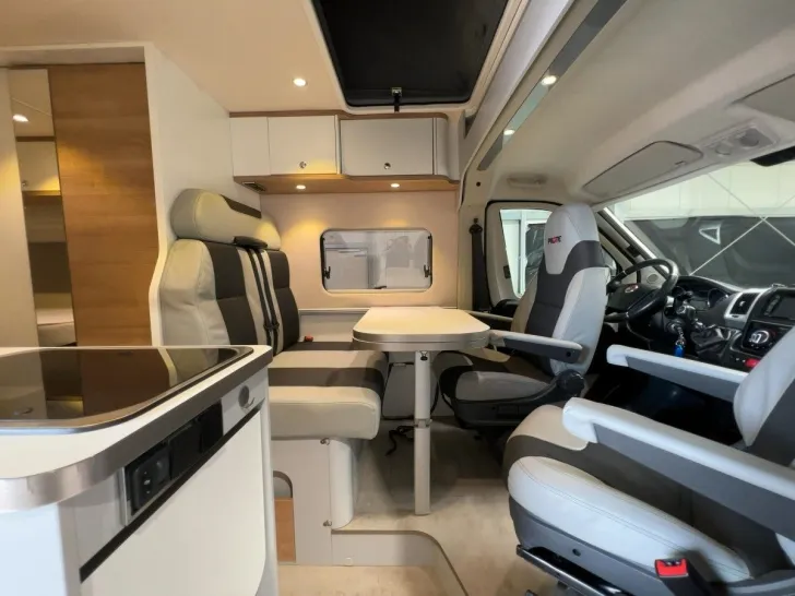 Fahrzeugbild Pilote V 630J/Einzelbetten+AUFSTELLDACH/TOP #8