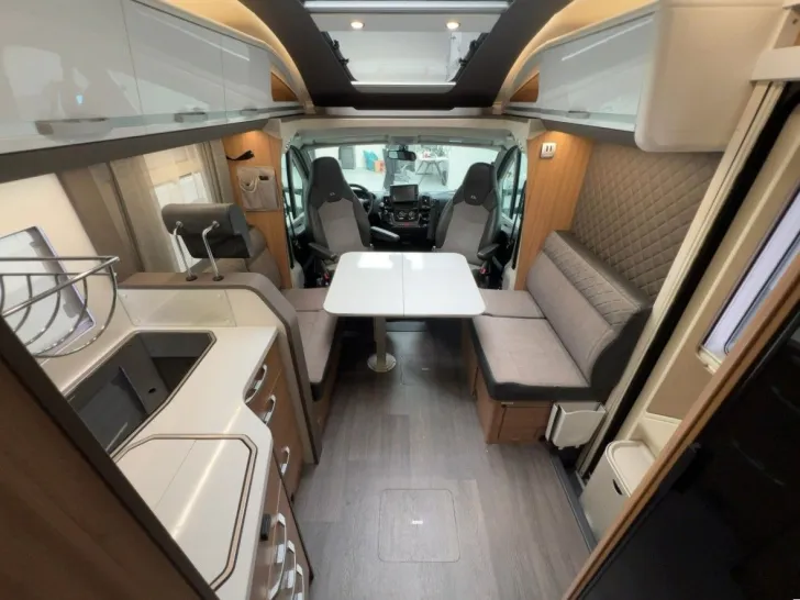 Fahrzeugbild Adria Coral 670 DL Plus/1.HD/Einzelbetten/Klima/Garage #8