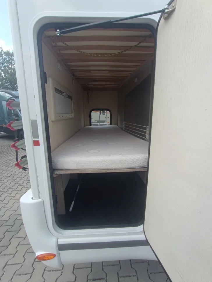 Fahrzeugbild Challenger Genesis 296 155PS,5 Schlafplätze,Stock-&Hubbett #11